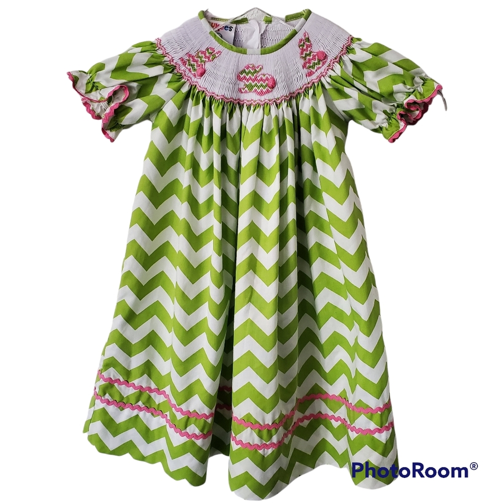 Cukees 24M Easter Rabbit Bunny Hand Smocked Green White Chevron Print Dress Pink